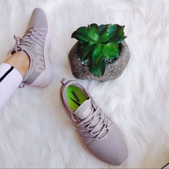 Nike Free TR 7 Premium - Picture 3 of 8